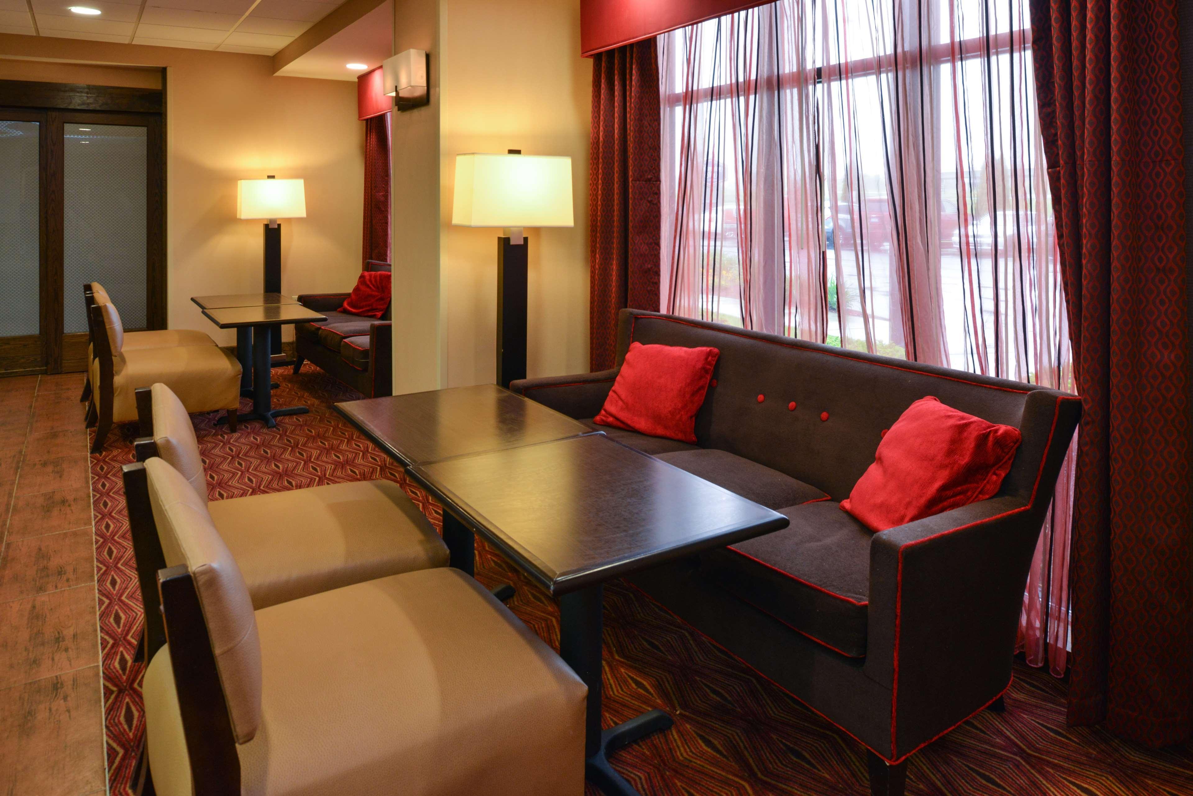 Hampton Inn Milford Exterior photo