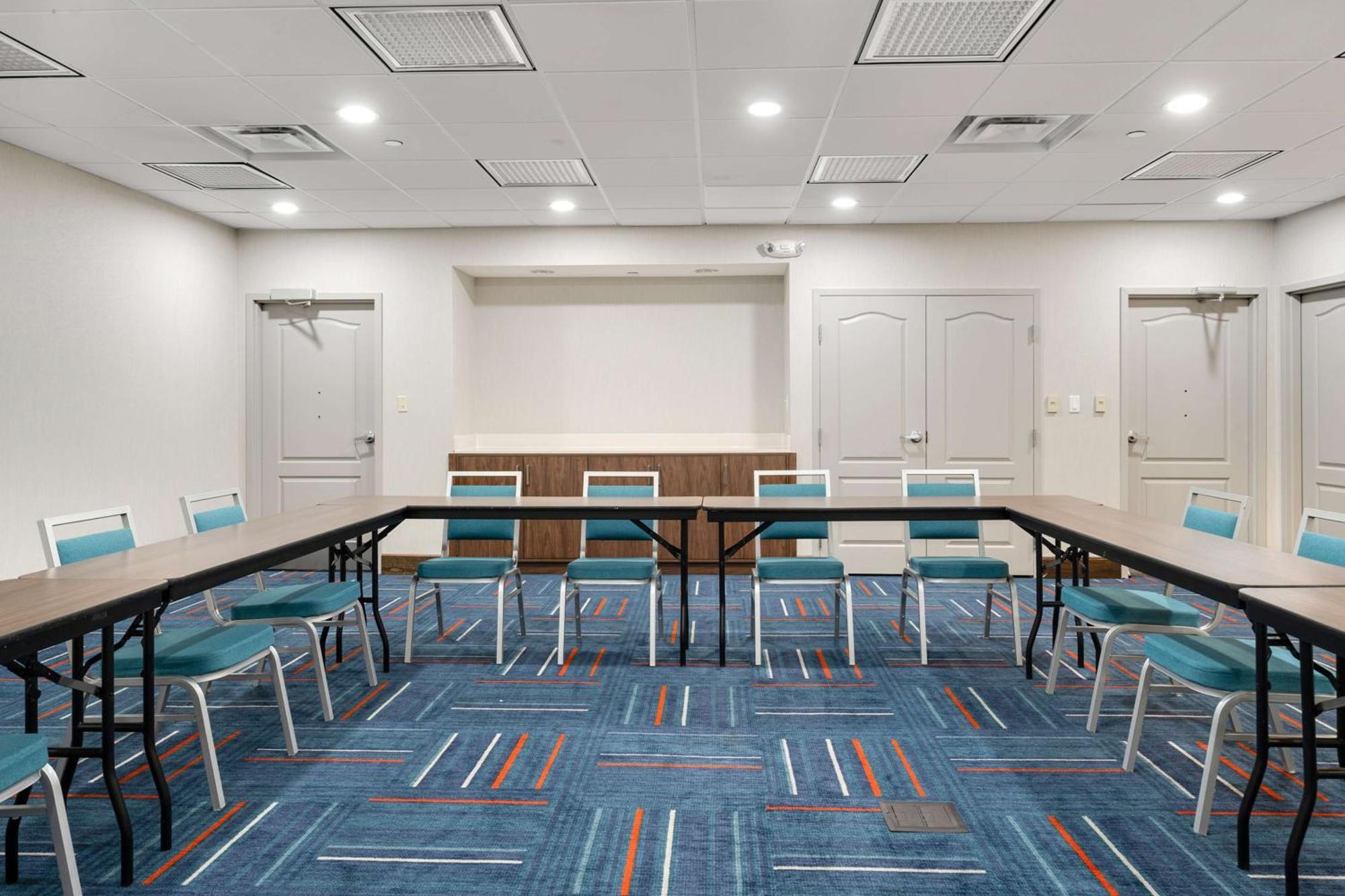 Hampton Inn Milford Exterior photo