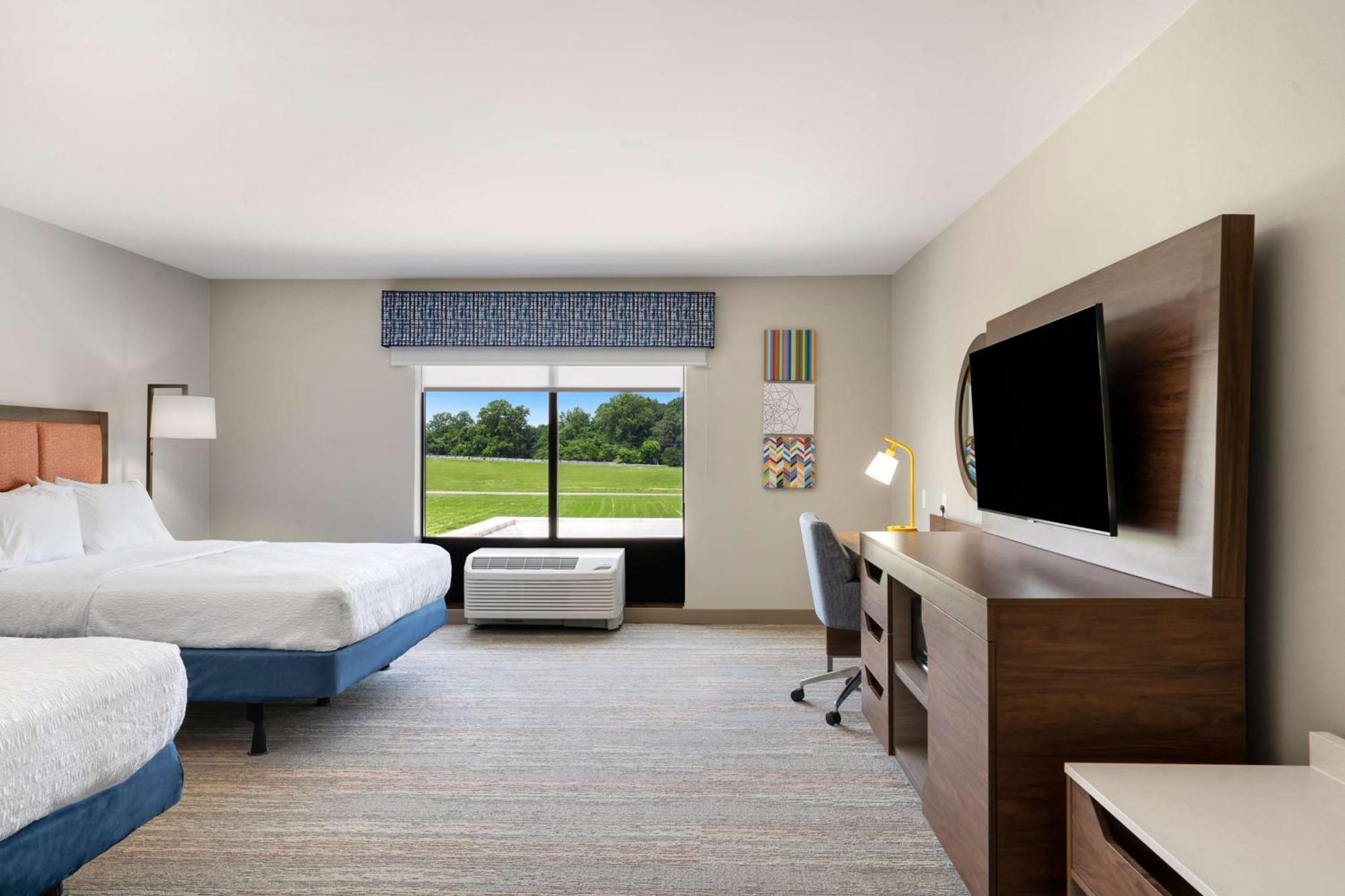 Hampton Inn Milford Exterior photo